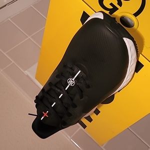 COPY - MG4 + men shoes
